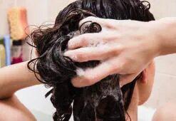 Αφήστε τα Μαλλιά Σας να Μιλήσουν, μέρος 3. Περιποίηση Λιπαρών Μαλλιών